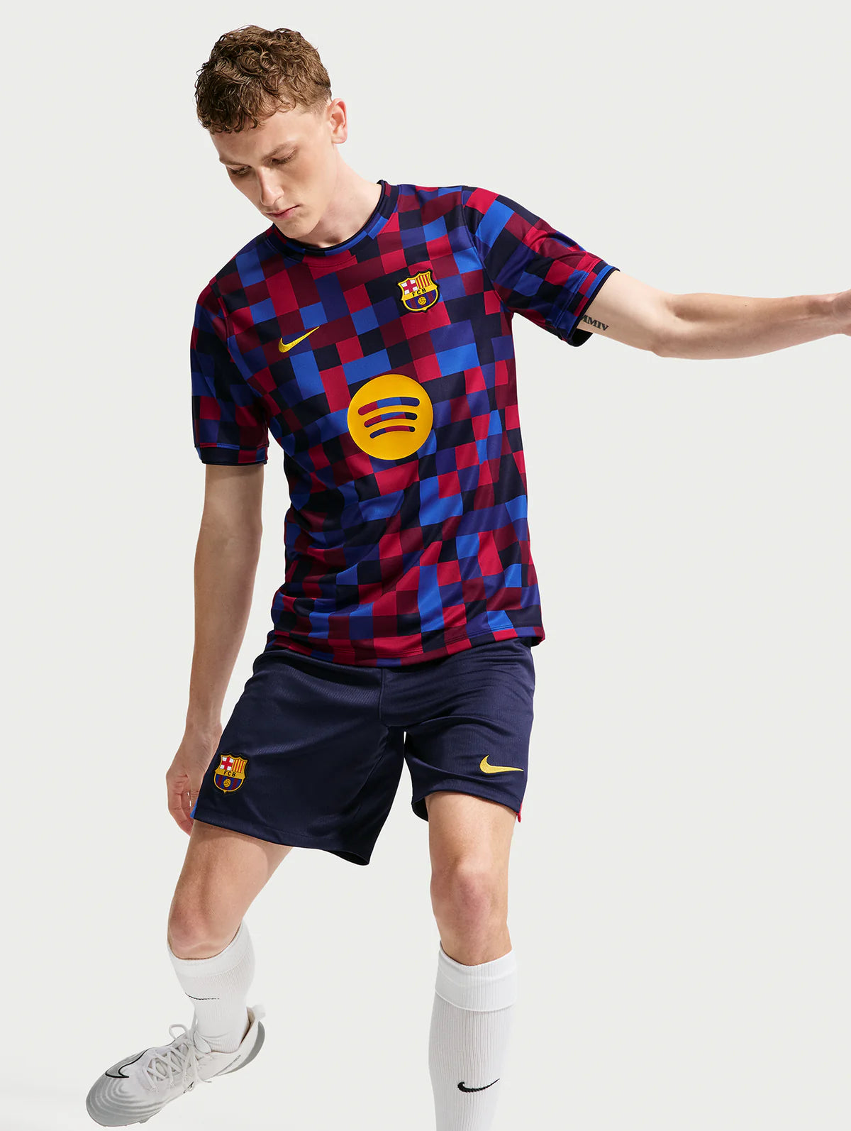 FC Barcelona Camisola Pré-Jogo - 26/27 - fotografia original 5