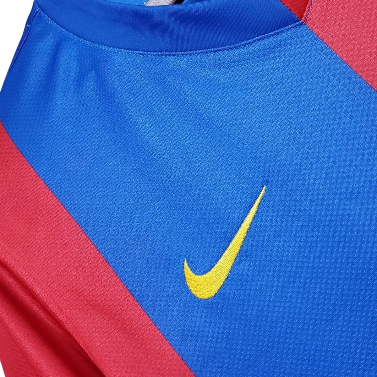 FC Barcelona Camisola Principal - 06/07 - fotografia original 3
