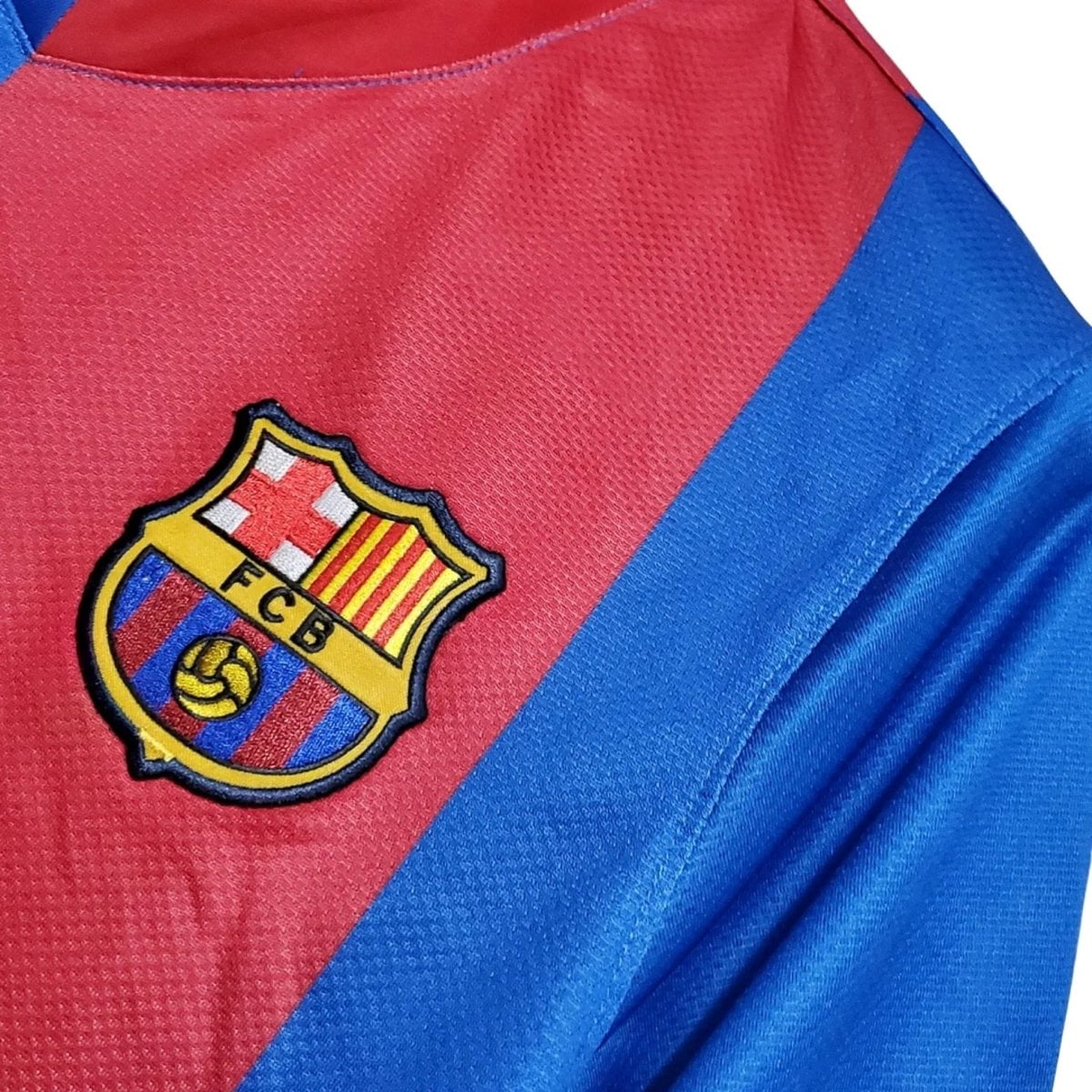 FC Barcelona Camisola Principal - 06/07 - fotografia original 4