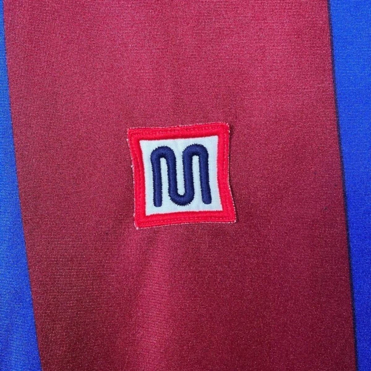 FC Barcelona Camisola Principal - 82/83 - fotografia original 3