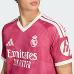 Real Madrid Camisola Terceira - 26/27 - fotografia original 5