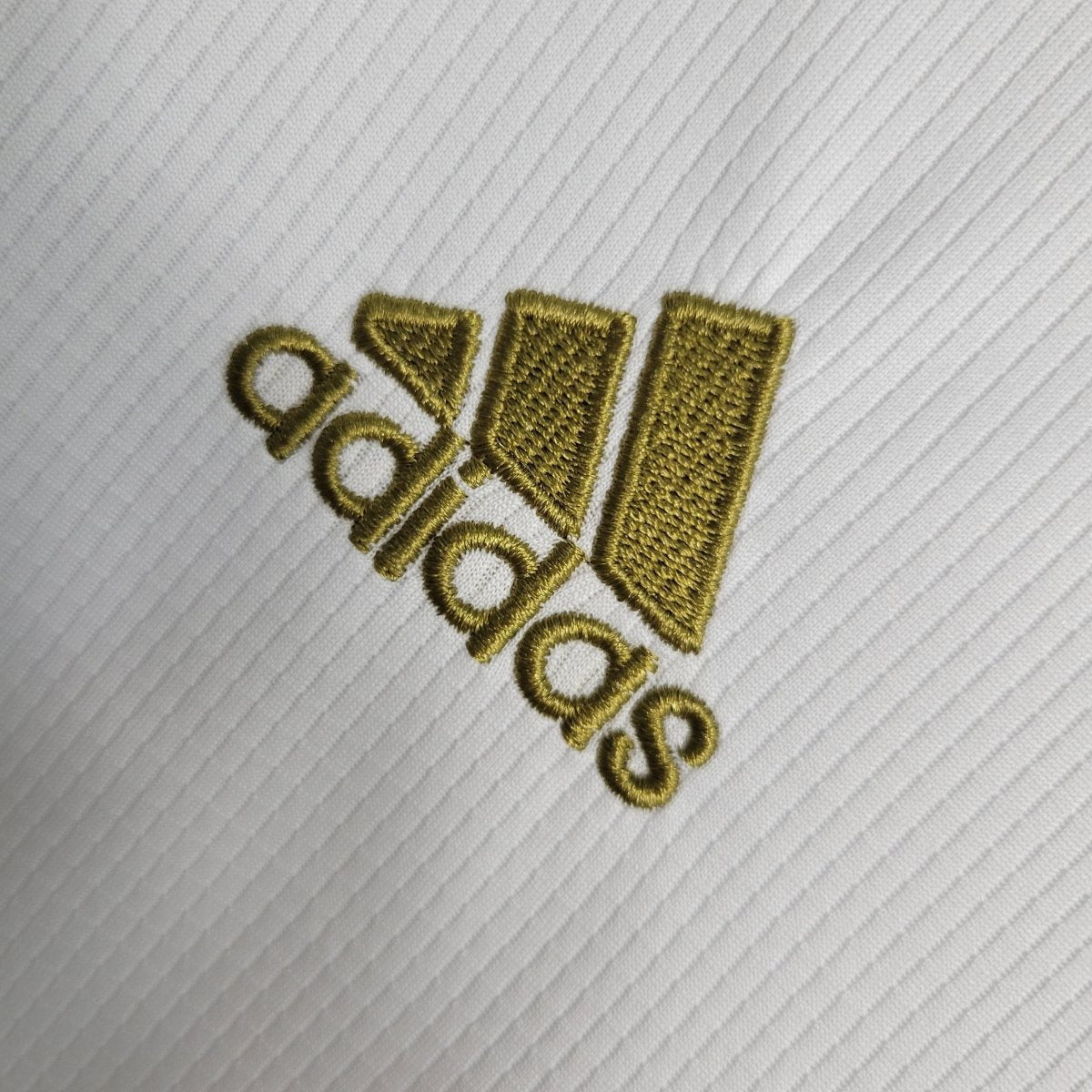 Real Madrid Camisola Secundária - 19/20 - fotografia original 8