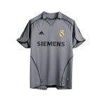 Real Madrid Camisola Terceira - 05/06 - fotografia original 1