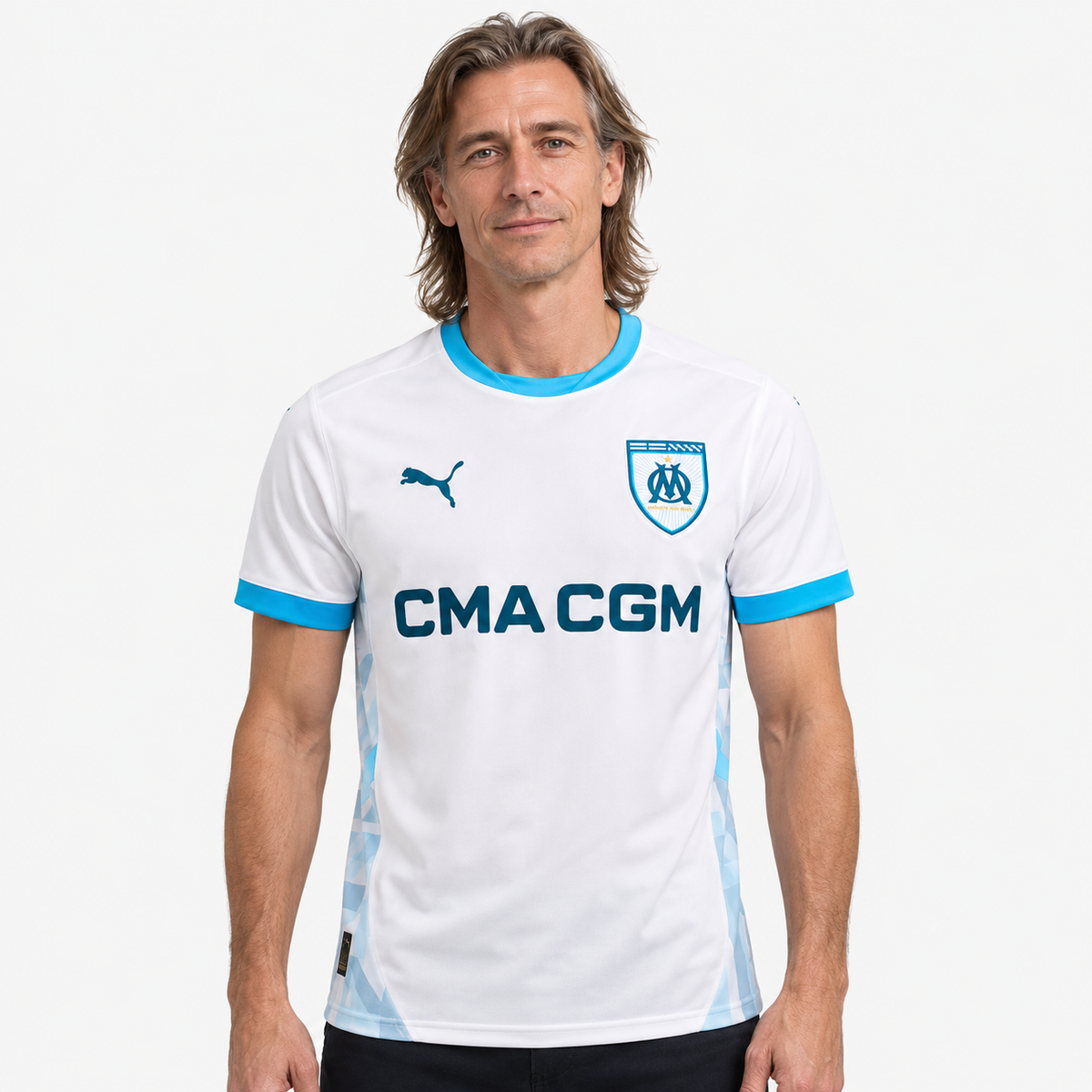 Olympique Marseille Camisola Principal - 24/25 - modelo editorial 90 Minutos