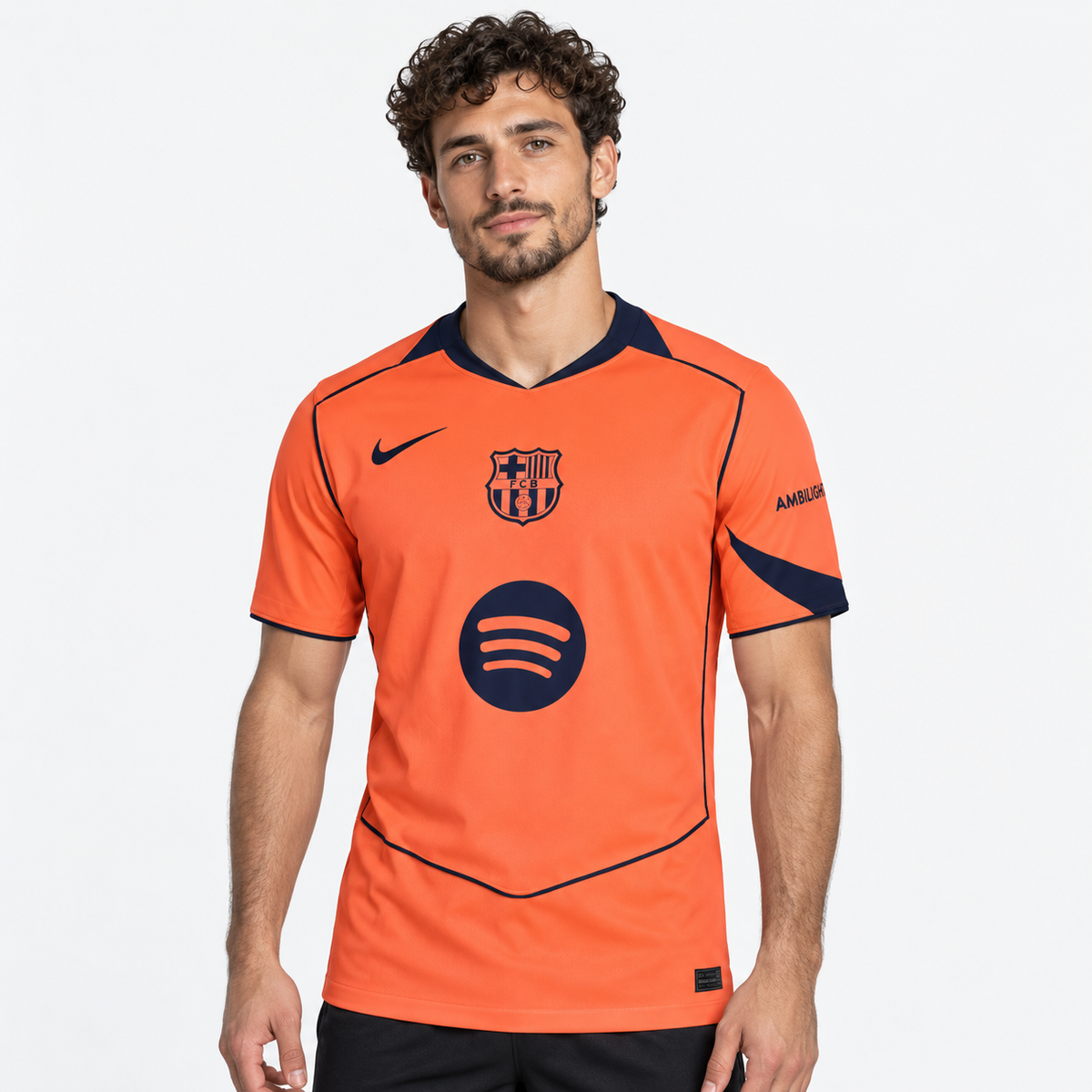 FC Barcelona Camisola Terceira - 25/26 — hero editorial com modelo IA