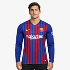 FC Barcelona Camisola Principal - 17/18 - Manga Comprida — hero editorial com modelo IA