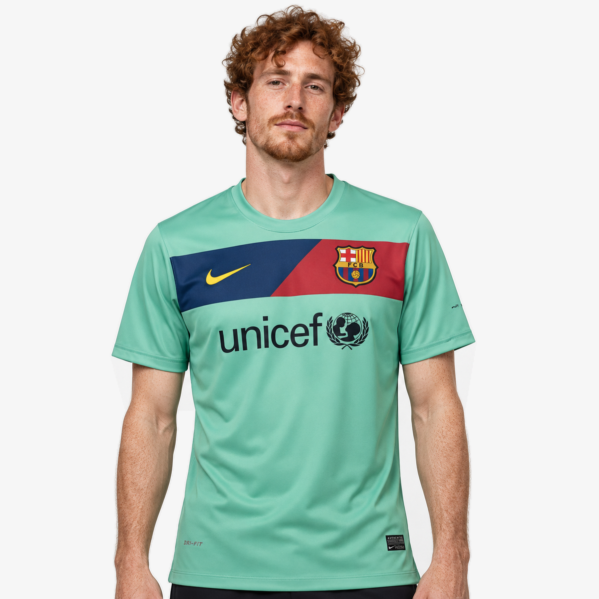 FC Barcelona Camisola Secundária - 10/11 — hero editorial com modelo IA
