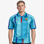 FC Barcelona Camisola Secundária - 96/97 — hero editorial com modelo IA