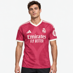 Real Madrid Camisola Terceira - 26/27 - hero editorial com modelo IA