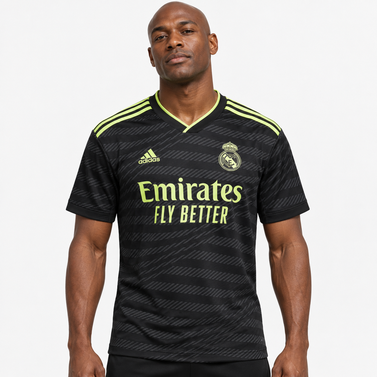 Real Madrid Camisola Terceira - 21/22 — hero editorial com modelo IA