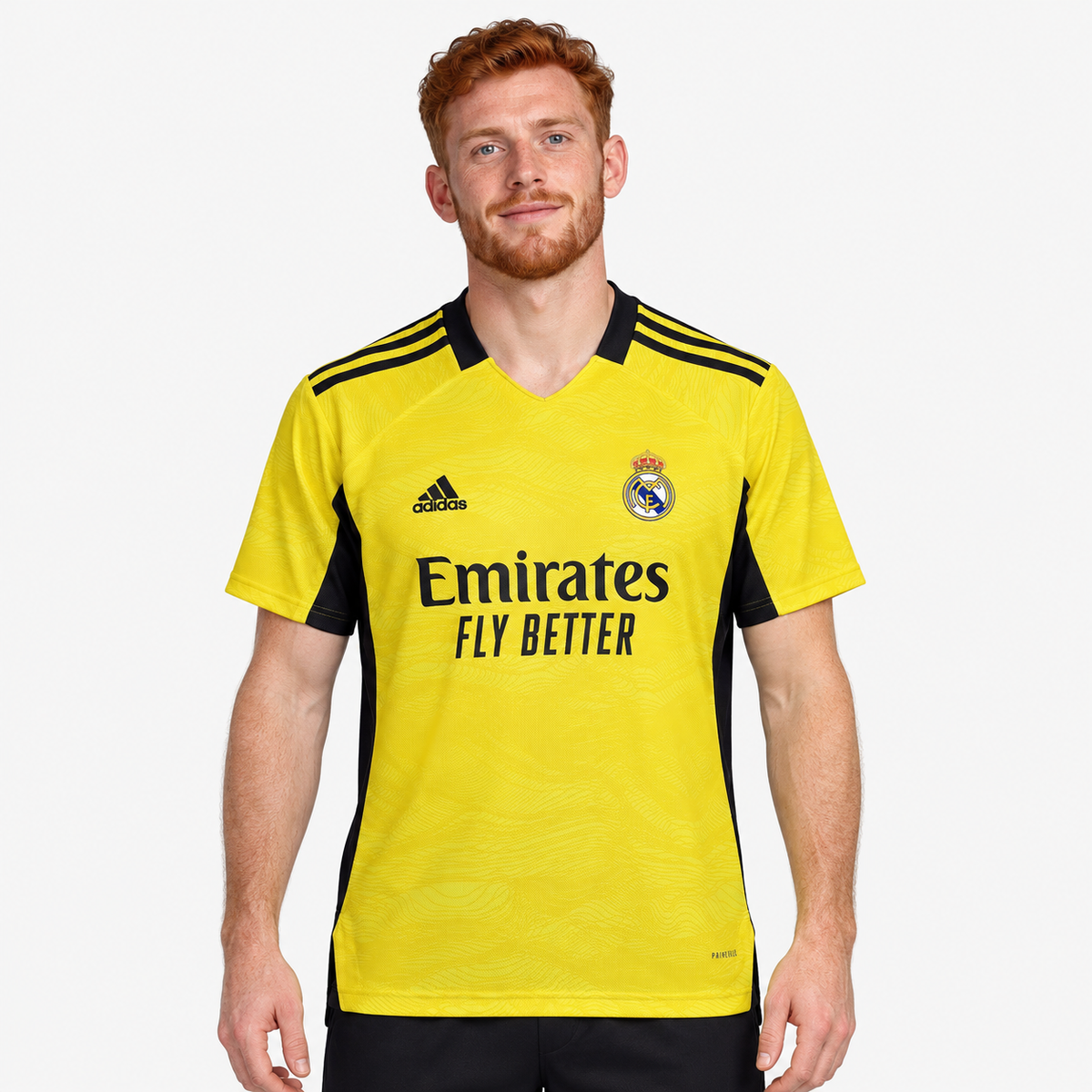 Real Madrid Camisola Guarda-Redes - 21/22 — hero editorial com modelo IA