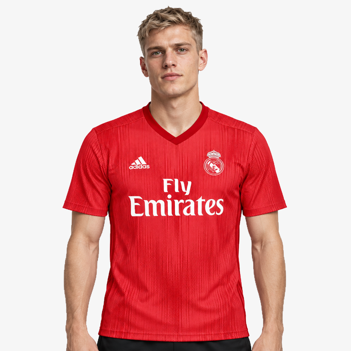 Real Madrid Camisola Terceira - 18/19 — hero editorial com modelo IA
