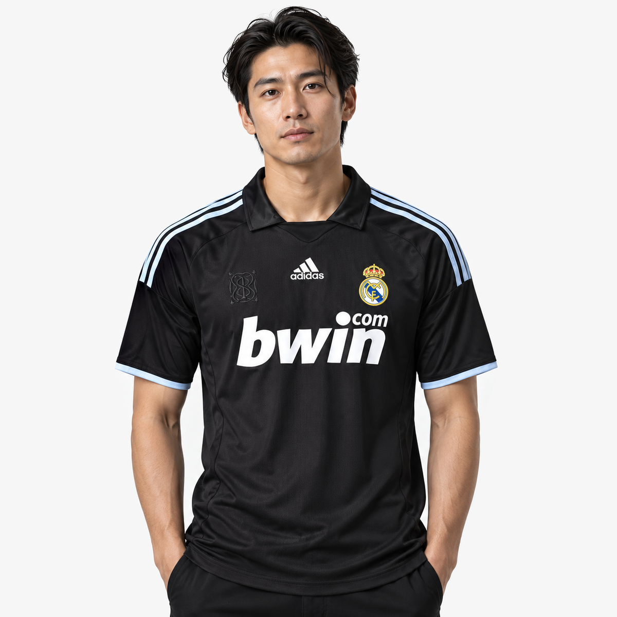 Real Madrid Camisola Secundária - 09/10 — hero editorial com modelo IA