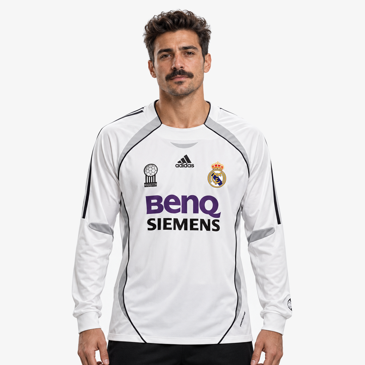 Real Madrid Camisola Principal - 06/07 - Manga Comprida — hero editorial com modelo IA