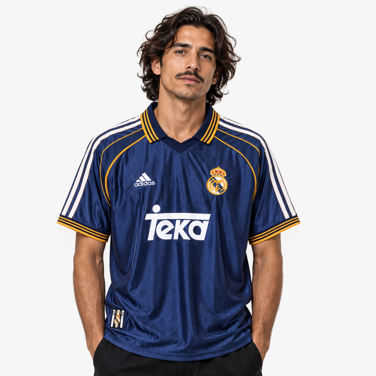 Real Madrid Camisola Terceira - 98/99 — hero editorial com modelo IA
