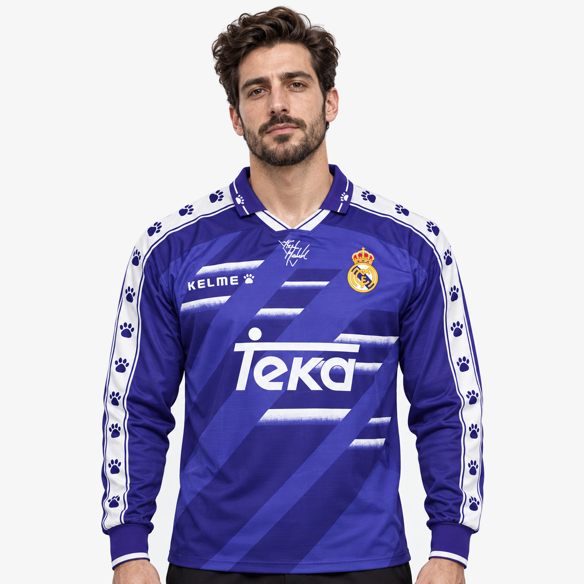 Real Madrid Camisola Secundária - 94/95 - Manga Comprida — hero editorial com modelo IA