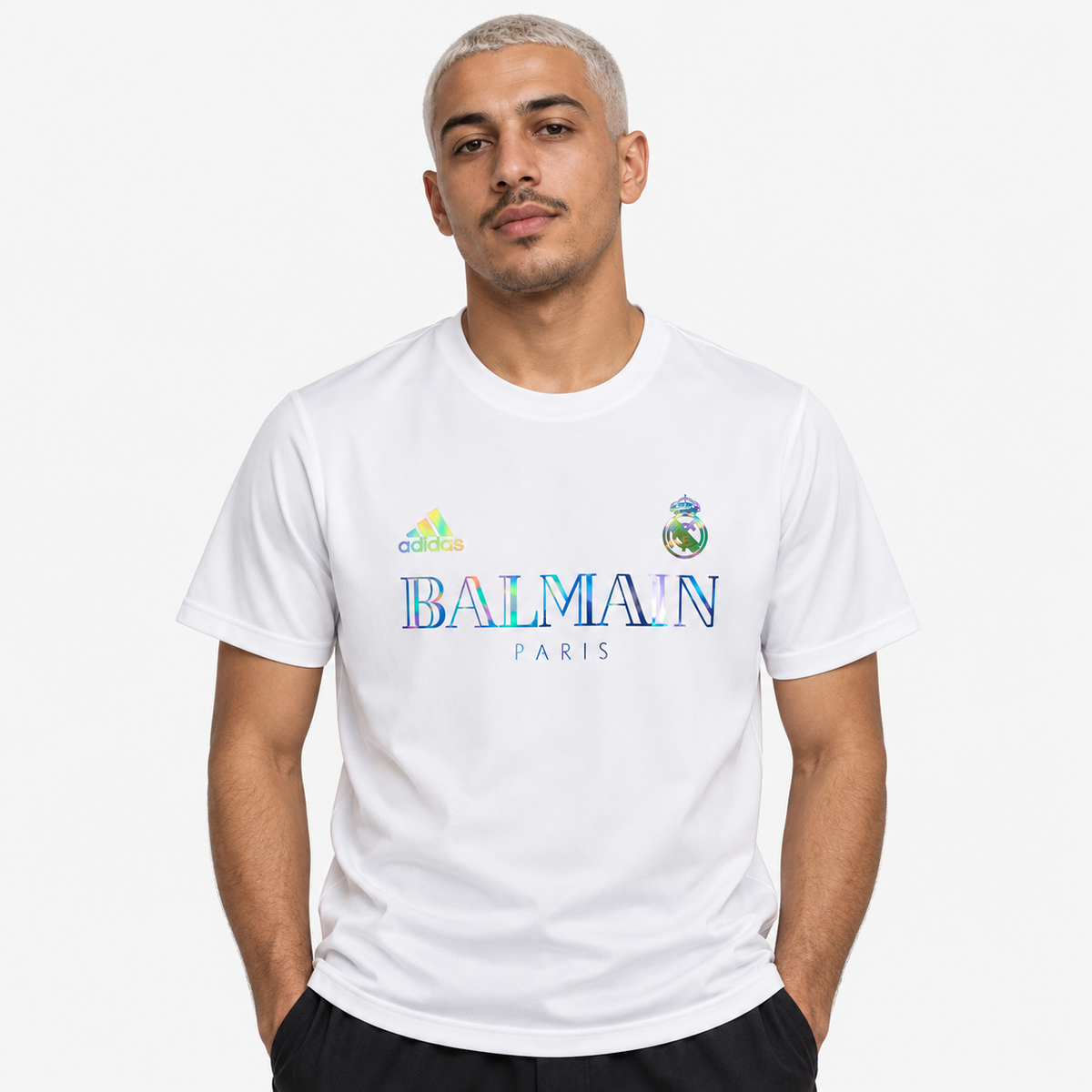 Real Madrid Camisola Edição Especial Balmain - 23/24 - hero com modelo distinto