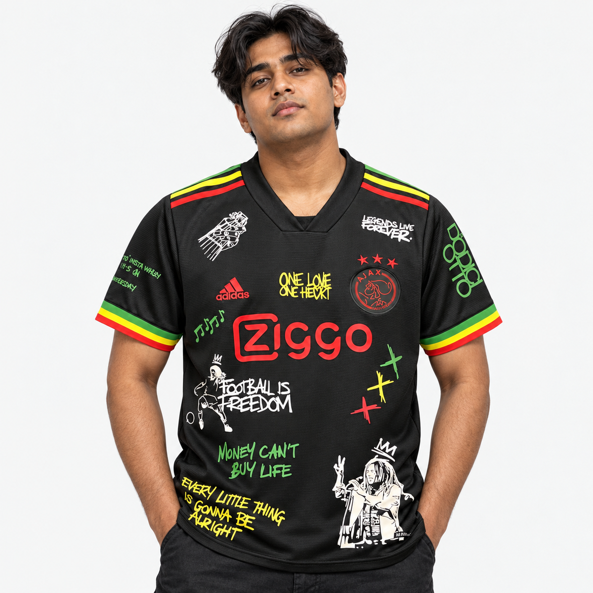 Ajax Camisola Terceira Edição Especial Bob Marley - 21/22 - hero com modelo distinto