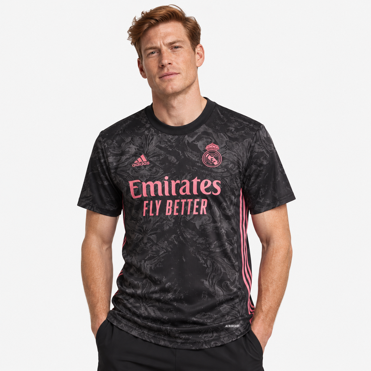 Real Madrid Camisola Terceira Retro - 20/21 - hero com modelo distinto
