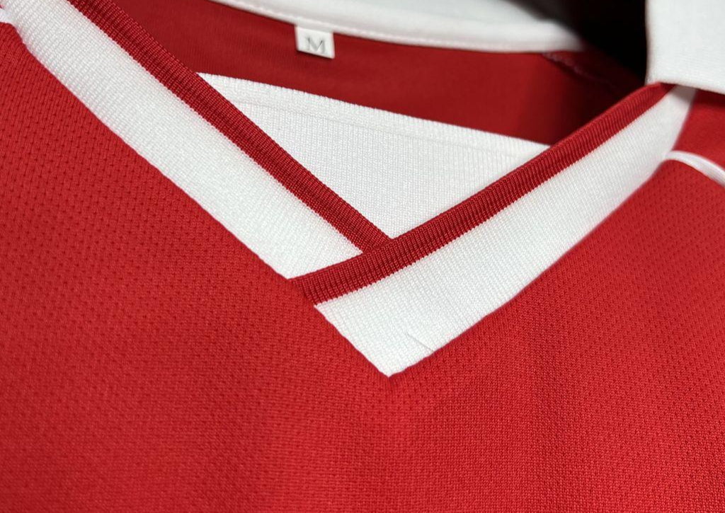 SL Benfica Camisola Principal - 94/95 — fotografia 5 do modelo